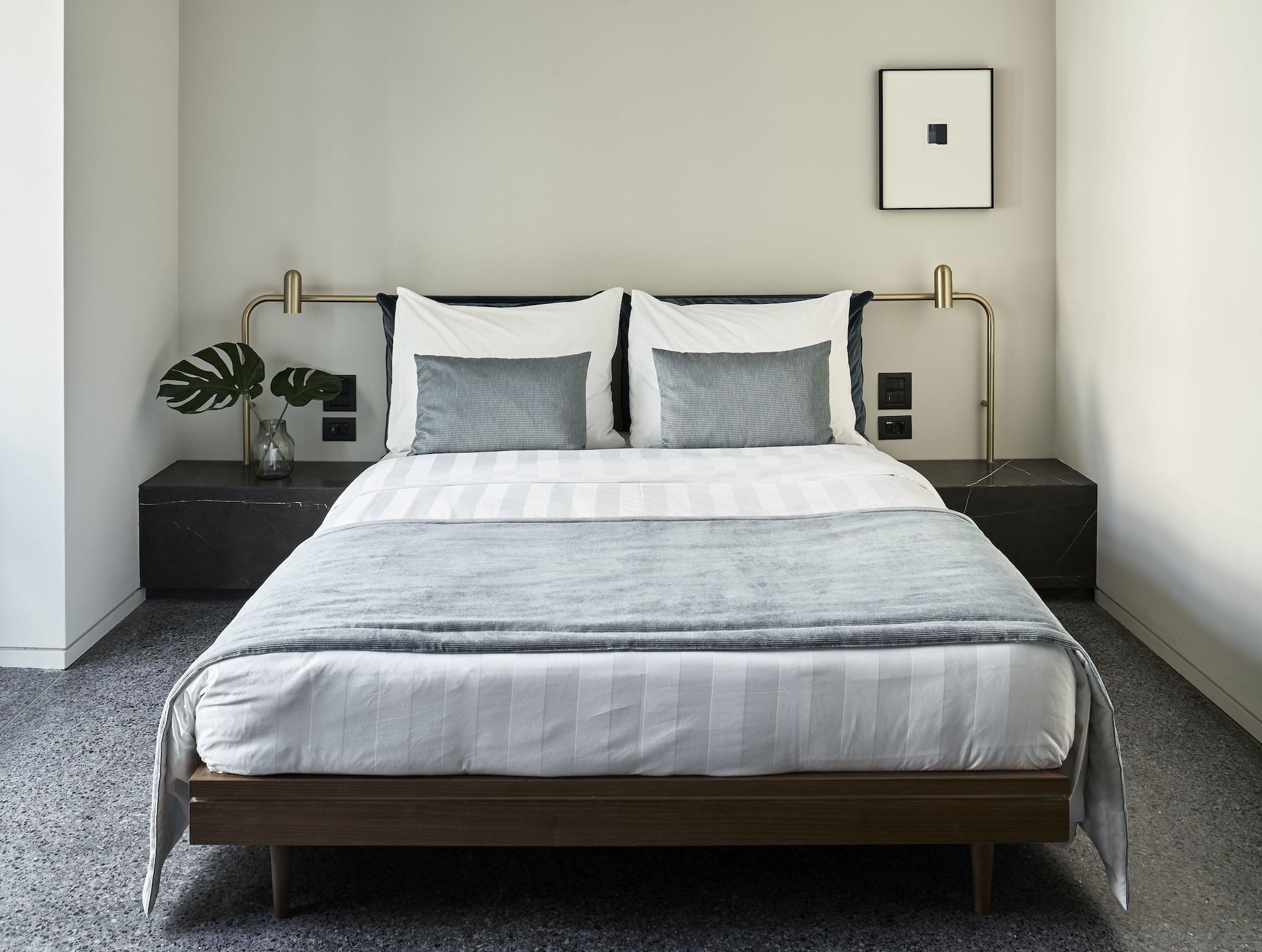 Perianth Hotel Атина Екстериор снимка A bed