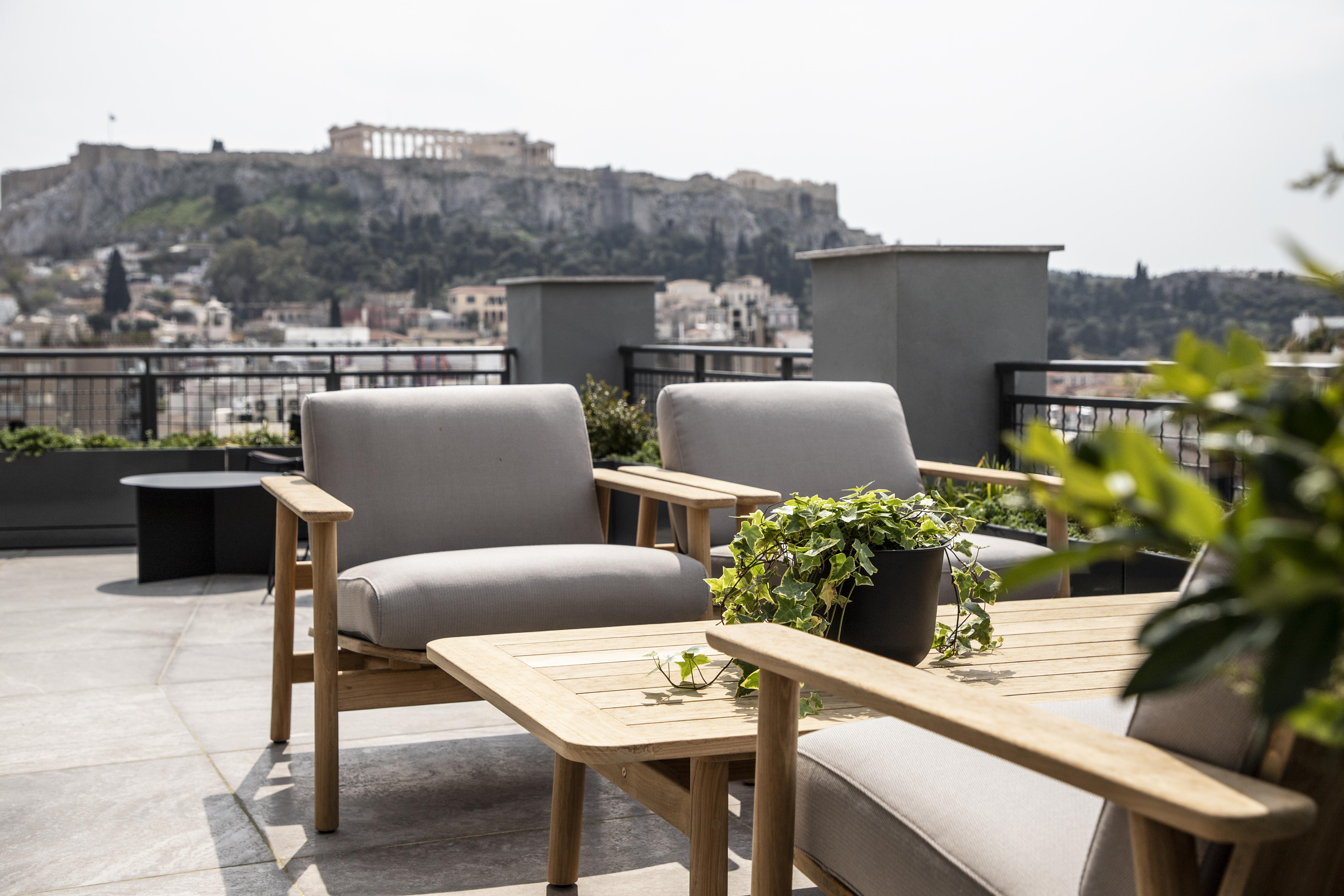 Perianth Hotel Атина Екстериор снимка The view from the rooftop