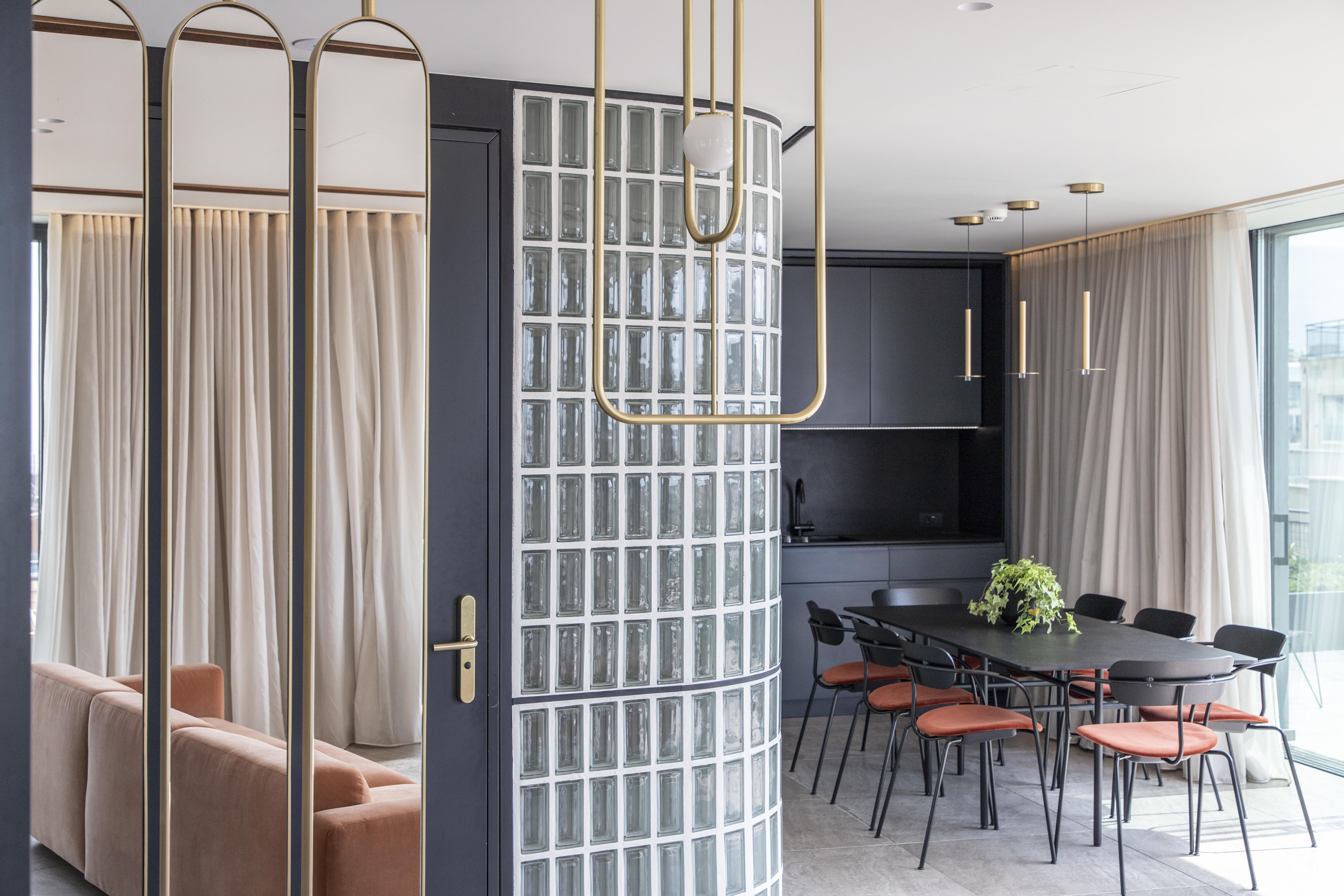Perianth Hotel Атина Екстериор снимка A glass block partition