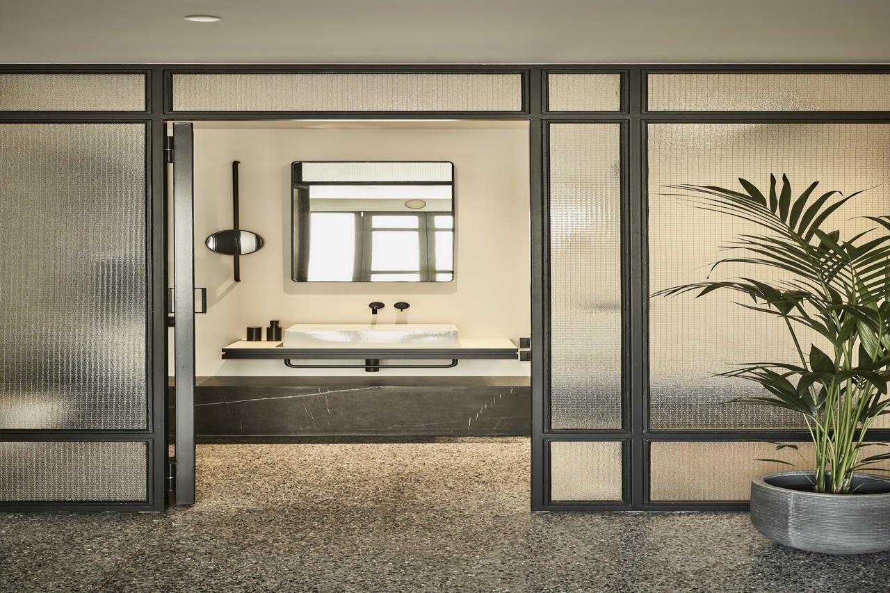 Perianth Hotel Атина Екстериор снимка Bathroom