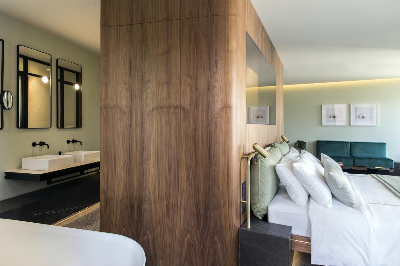 Perianth Hotel Атина Екстериор снимка A room at the hotel