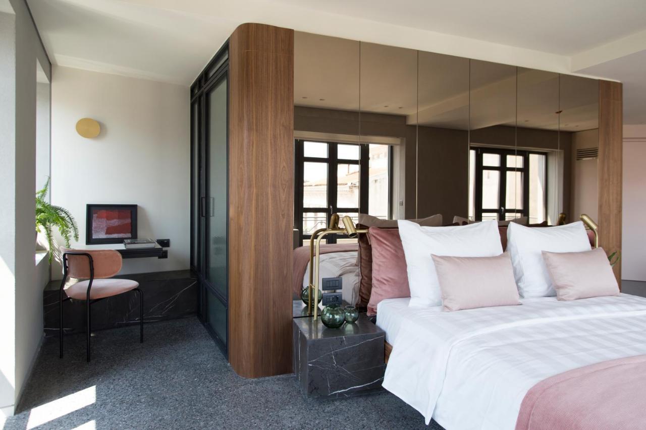 Perianth Hotel Атина Екстериор снимка A room at the hotel